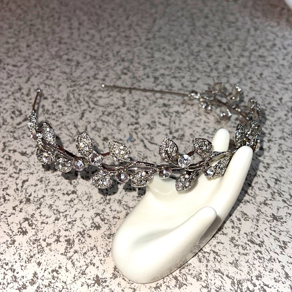 (NEW) Bridal Tiara
